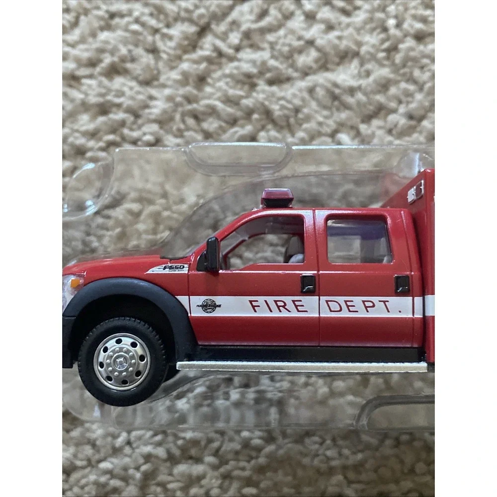 Hallmark Keepsake - 2011 Ford F-550 Fire Engine - 22nd - 2024 *NEW / FREE SHIP*‎